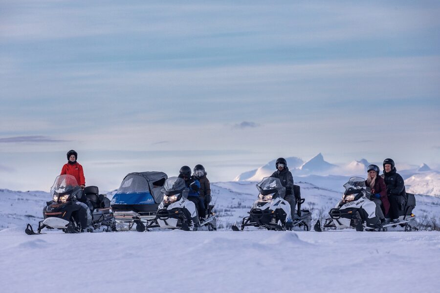 Abisko: Great Outback Snowmobile Tour with Lake Abiskojaure - Key highlights at a glance