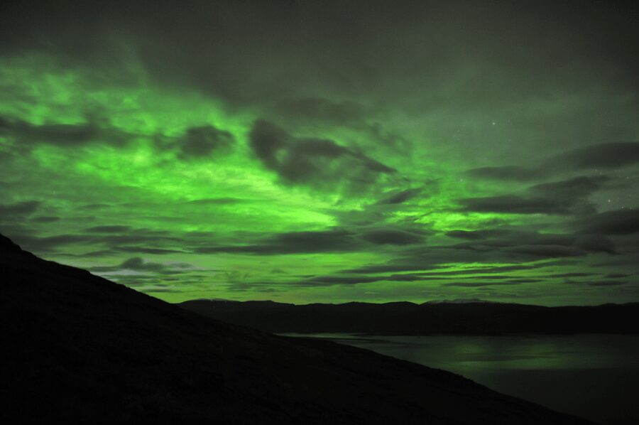 Abisko: Guided Autumn Aurora Chase with Hotel Transfers - Guides, Forecasts, and Real-World Photo Help From Felix, Sara, and Others