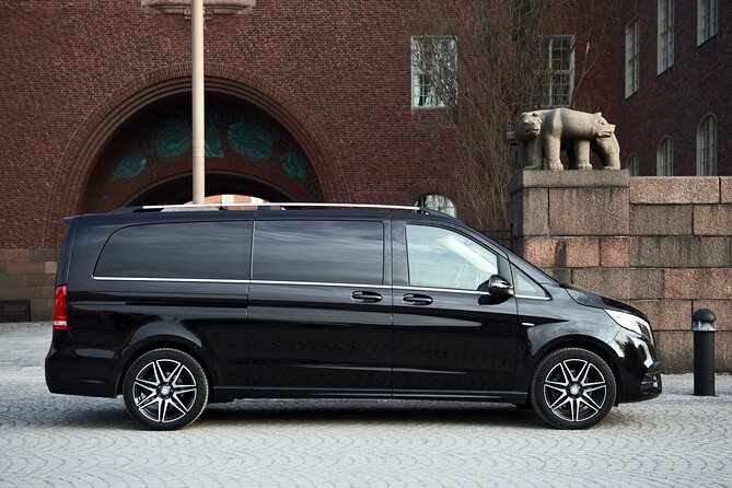 Airport Limousine Transfer: Arlanda Airport to Stockholm City 1-7 Passengers - Luxury Cars You Might Be Assigned, and Why It Matters