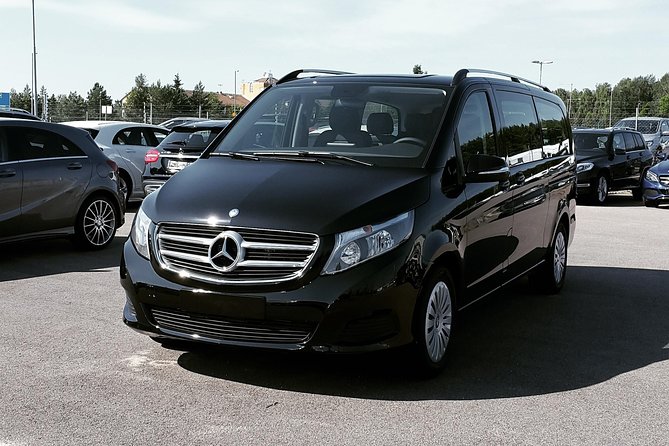 Airport Limousine Transfer: Stockholm City to Arlanda Airport 1-7 Passengers - Meet-and-Greet Pickup in Stockholm: What You Get and What to Watch