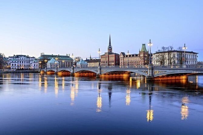 Airport Transfer: Airport ARN to Stockholm by Business Car - The back-seat safety setup and what it means for your ride