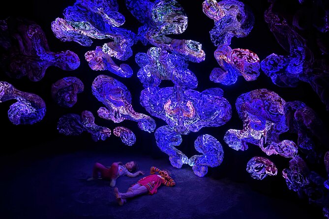 Andetag Immersive Art Experience - What happens during the hour: light, sound, and the slow settle-in