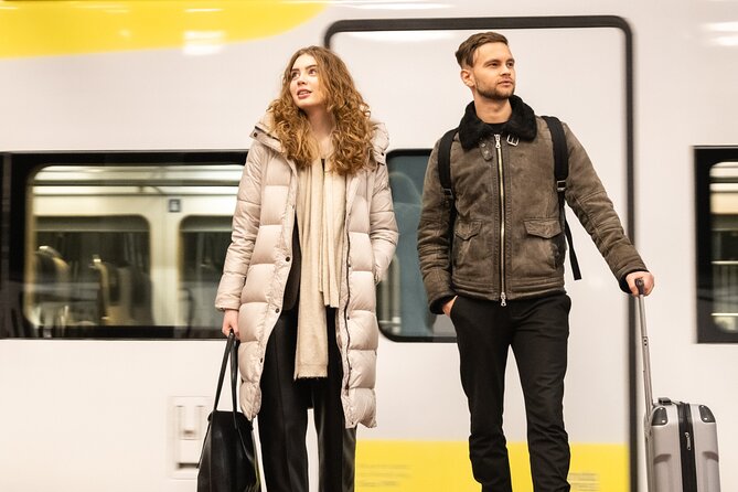 Arlanda Express Train Airport and Stockholm City Transfer - A Very Practical Airport Tip: Ticket While You Wait