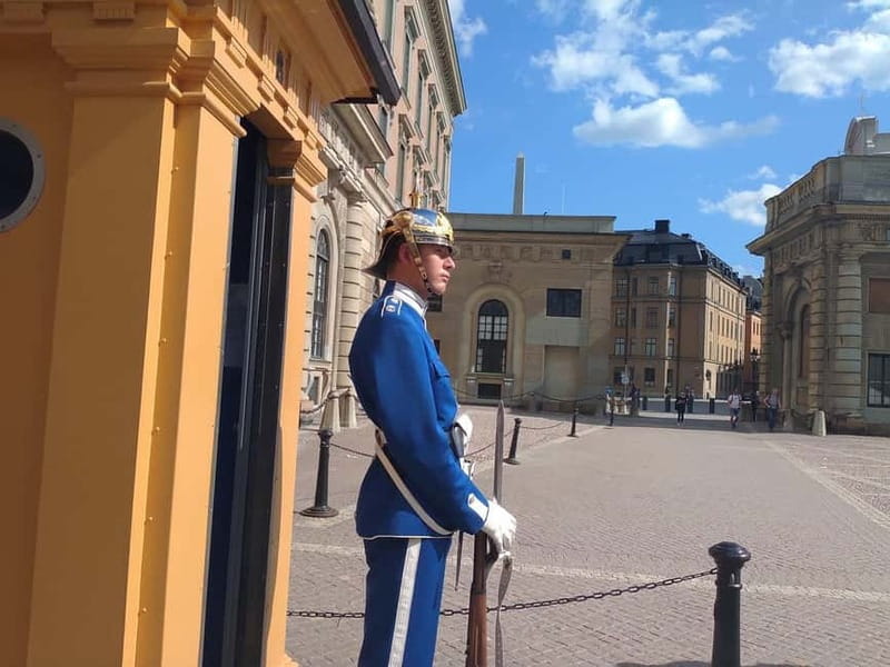 Best of Stockholm Walking Tour-3 Hours, Small Group max 10 - Meeting at Stockholm Central, next to Nils Ericson