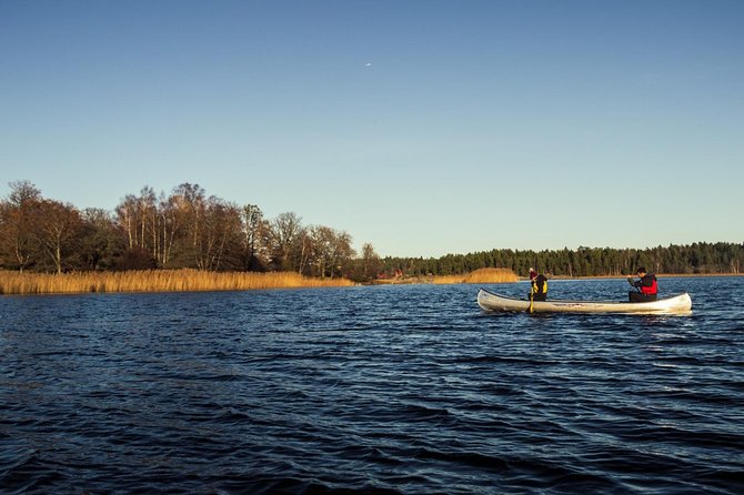 Canoe adventure in Stockholm Archipelago - The fika moment: Swedish coffee break with snacks during your paddle