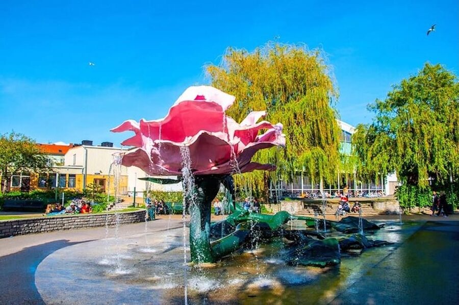 Copenhagen: Malmö Tour in Spanish - Lilla Torg: the small square that turns into a photo and a pause