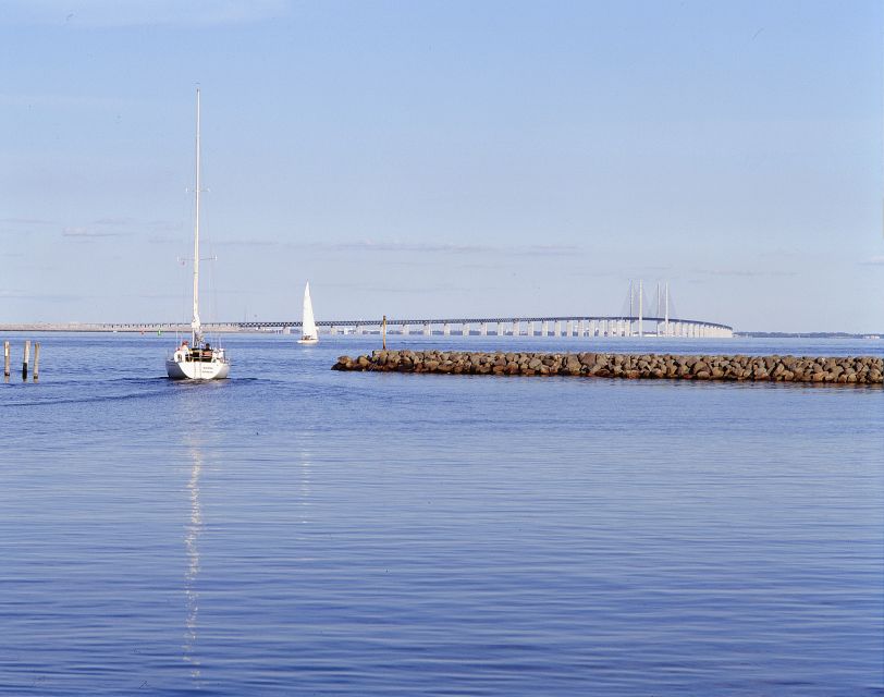 Copenhagen: Tour Across the Øresund Bridge to Lund and Malmö - Øresund Bridge, the real reason this day trip works