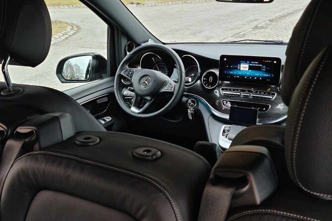 Cruise port VIP Transfer : Cruise port to Arlanda Airport 1-3 passenger - Price and Value for a Group of Up to 3 People