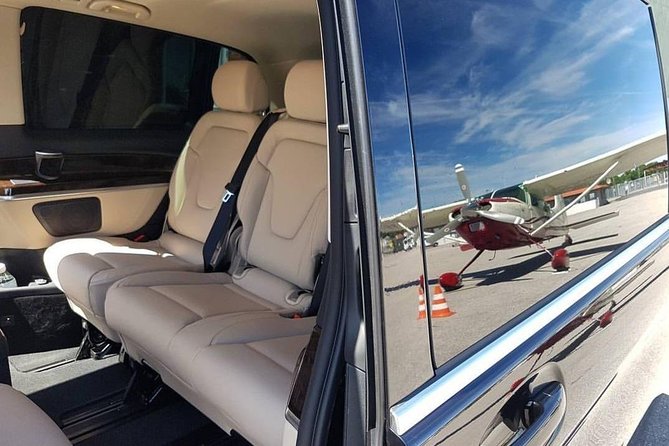 Cruise port VIP Transfer: Cruise port to Stockholm city center 1-6 Passangers - How the dock meeting actually works at Stockholm Cruise Port
