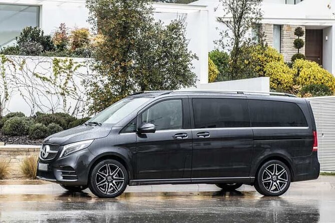 Departure Private Transfer Stockholm City to Stockholm Airport ARN by Luxury Van - When this transfer is the best fit