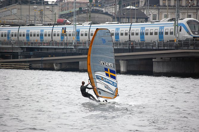 Dynamic Windsurfing Beginner class Day1 - Should you book Dynamic Windsurfing Day1 in Stockholm?