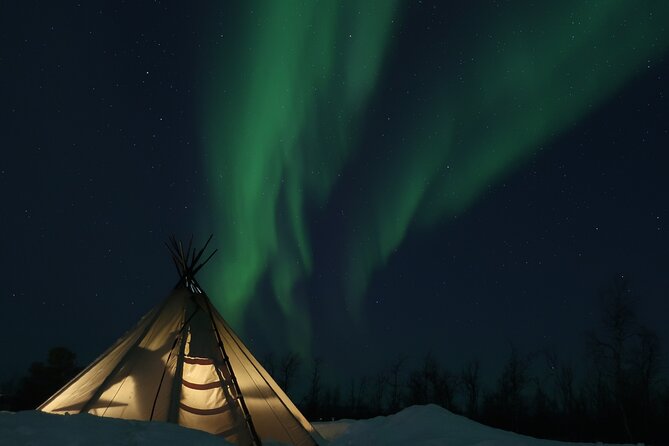 Enjoy the Aurora show on top of the mountain inc tipi dinner - Aurora time on top of the mountain: waiting with purpose