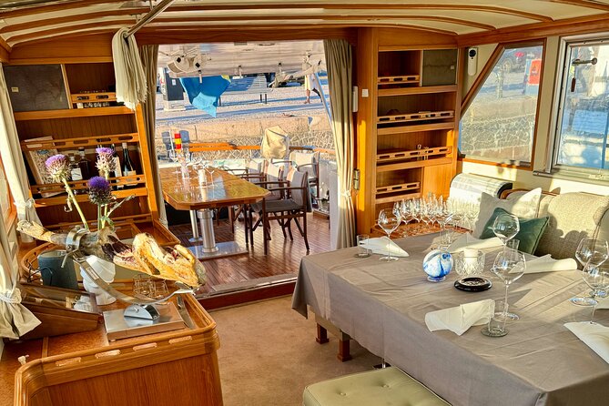 Exclusive Yacht Tour of Stockholm: sunset, dinner, lunch, cruise - Price and group value: What $1,641.67 per group really means