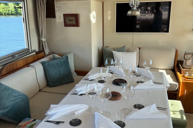 Exclusive Yacht Tour of Stockholm: sunset, dinner, lunch, cruise - Royal Palace from the water: Easy viewing without the grind