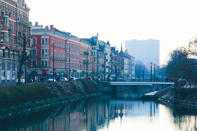 Explore Malmo in 60 minutes with a Local - Lilla Torg square: the easy win for photos and local life