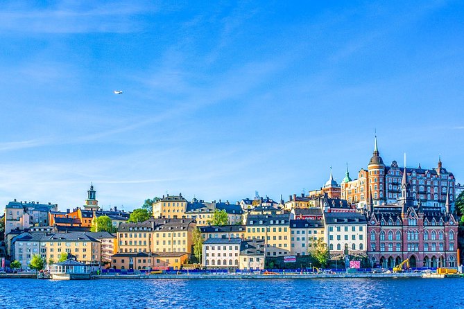 Explore Stockholm in 60 minutes with a Local - Another Landmark Pause: Take a Moment, Then Keep Moving