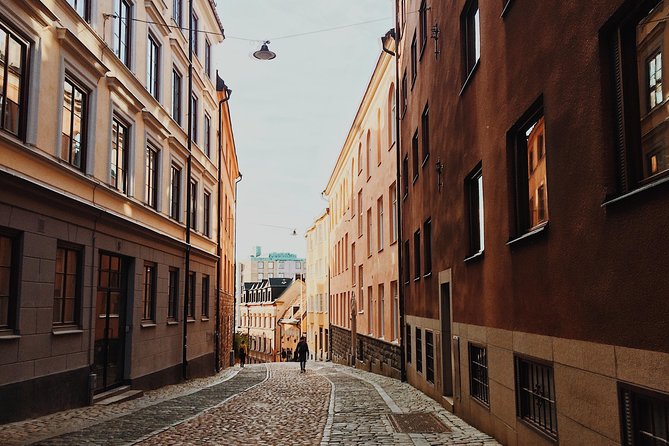Explore Stockholm in 60 minutes with a Local - Where You Start: Slottsbacken, Then Finish at Jussi Björlings Allé
