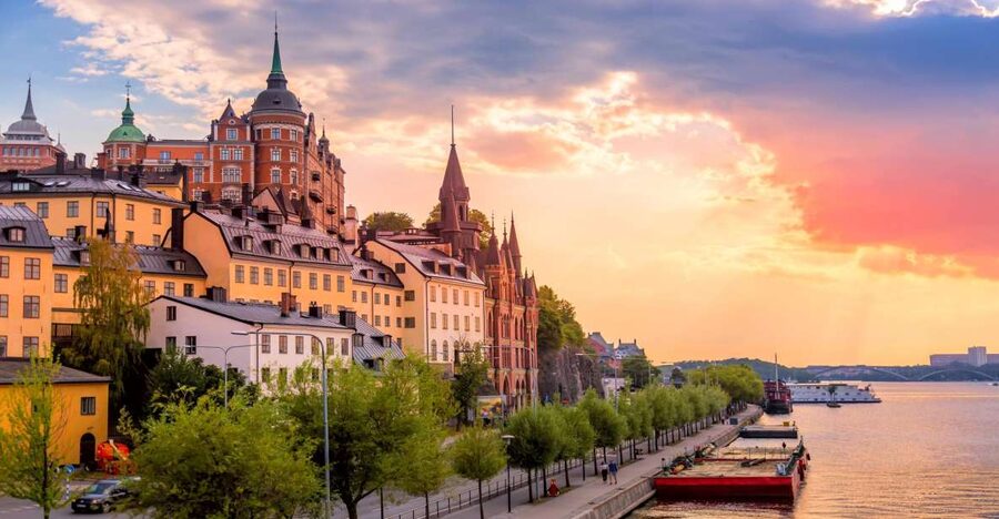 Family Walking Tour of Stockholm's Old Town, Junibacken - Storkyrkan and the Royal Palace Lions: Big Sights, Child-Friendly Angles