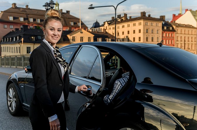 First Class Airport Limousine Transfer: Arlanda Airport to Stockholm City - Who This Arlanda to Stockholm First-Class Transfer Suits Best
