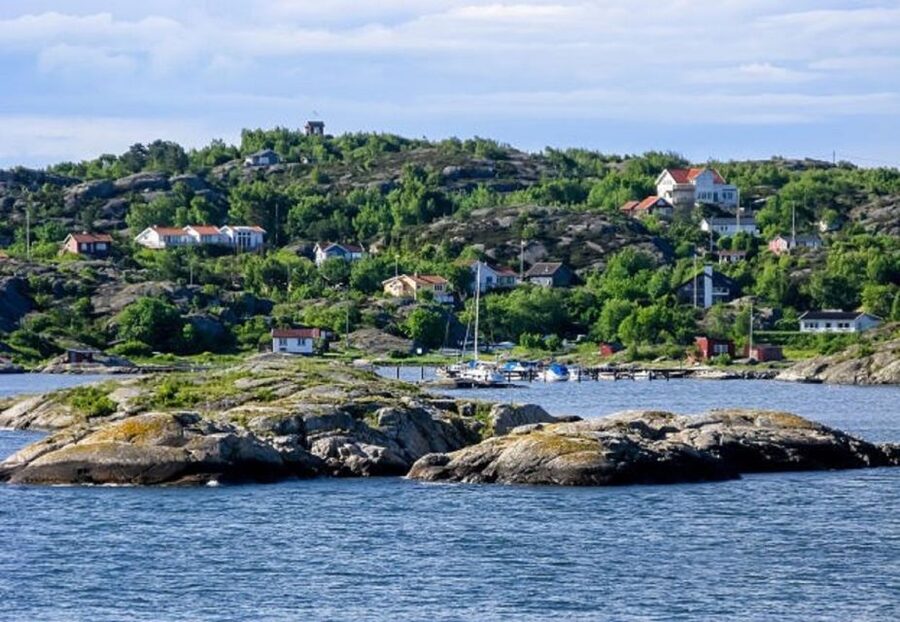 Gothenburg: Archipelago cruise with guide - Setting Off From Lilla Bommen, Gothenburg’s Waterfront Start