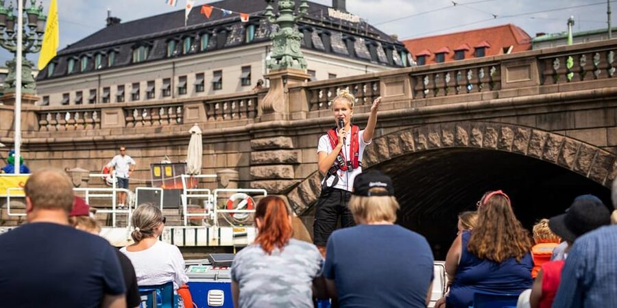 Gothenburg: City Canal Sightseeing Cruise - Seats, Steps, and Bridge Rules: Know the Physical Constraints