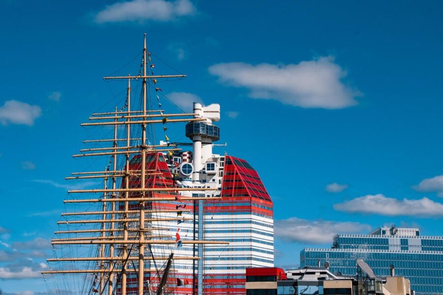 Gothenburg: Express Walk with a Local in 60 minutes - Food, Cafes, and Bar Tips You Can Use Tonight