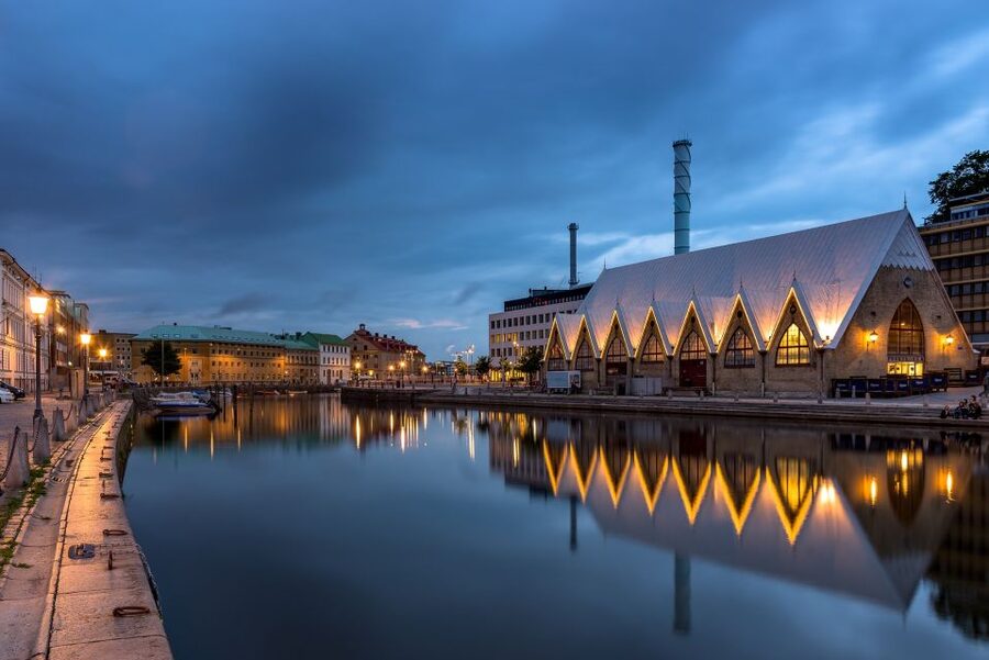 Gothenburg: Express Walk with a Local in 60 minutes - Poseidon Statue to First Stories: Getting Oriented Fast