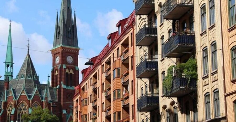 Gothenburg : Must-See Attractions Walking Tour - Kungsportsavenyen: boulevard vibes, but on a human scale
