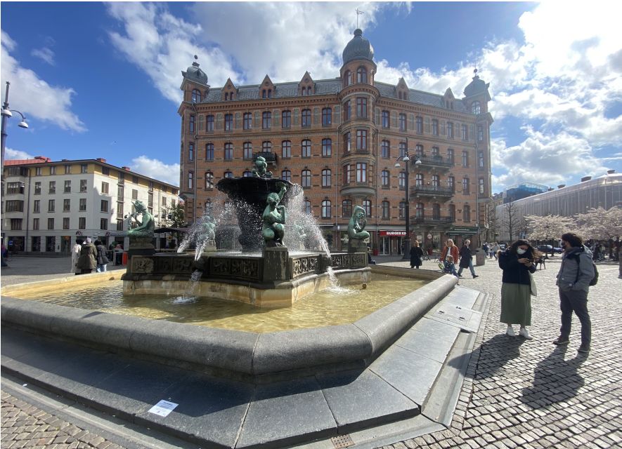 Gothenburg: Private Walking Tour with a Guide - Gustaf Adolf Square: the classic Gothenburg anchor