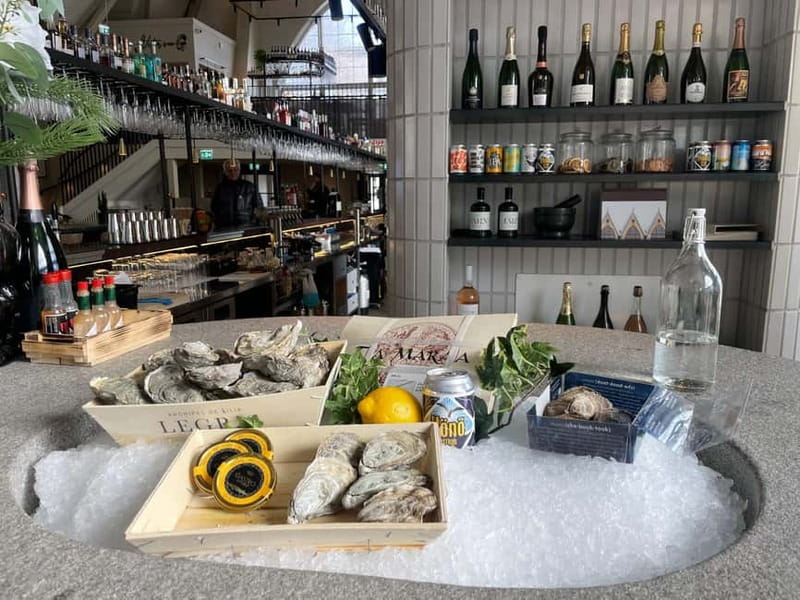 Gothenburg: Swedish Westcoast Food Walking Tour - Finding the start: Market Hall and Kungstorget orientation