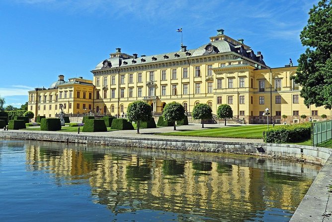 Historic Stockholm: Exclusive Private Tour with a Local Expert - Stortorget Square: From Pretty Corners to Dark Details