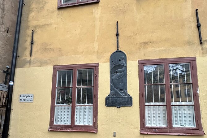 History and Secrets of Gamla Stan Audio GPS Guided Walking Tour - Starting at Birger Jarls Torg, then letting GPS guide your steps