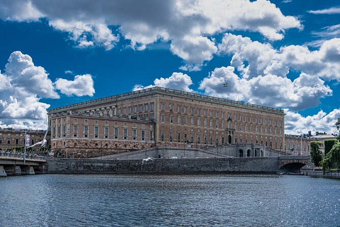 Inside The Crown: Stockholm Royal Palace Private Guided Tour - Why a private guide is worth paying for here