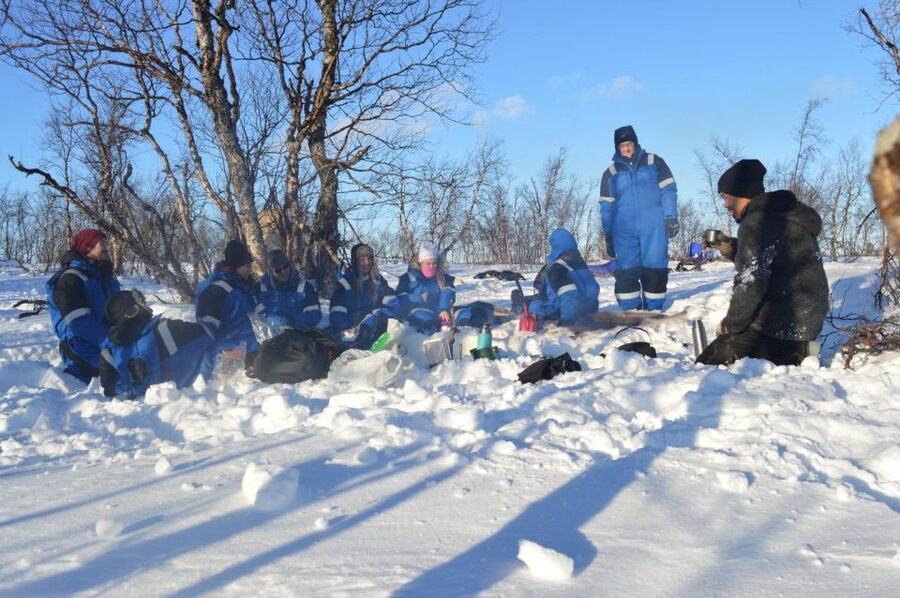 Kiruna: Build your own igloo overnight Tour - The next morning: tipi breakfast, one hour more at camp, and the dogs