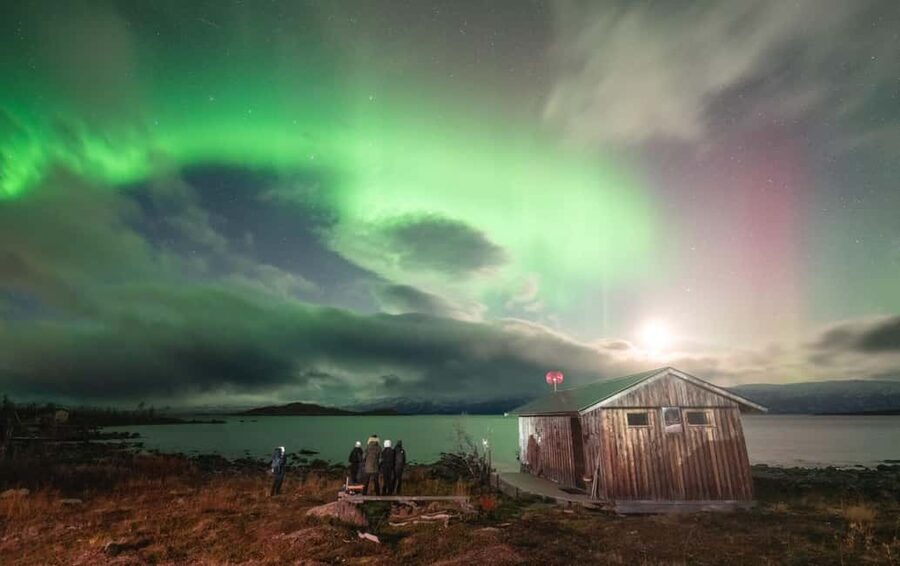 Kiruna: Northern Lights Chase with Car - The Van Ride Matters: Being Away From City Glow