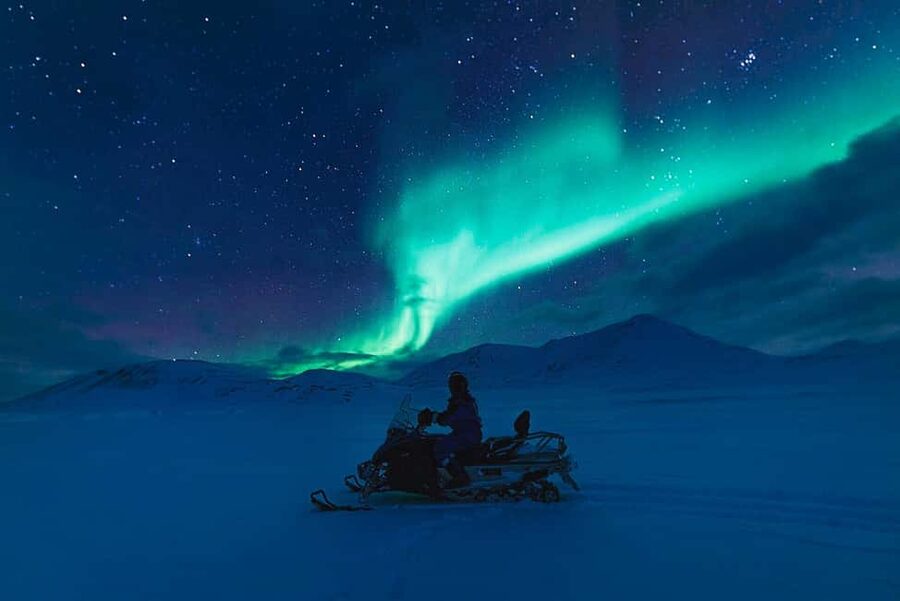 Kiruna: Northern Lights Snowmobile Tour - Kiruna at night: why this snowmobile format works