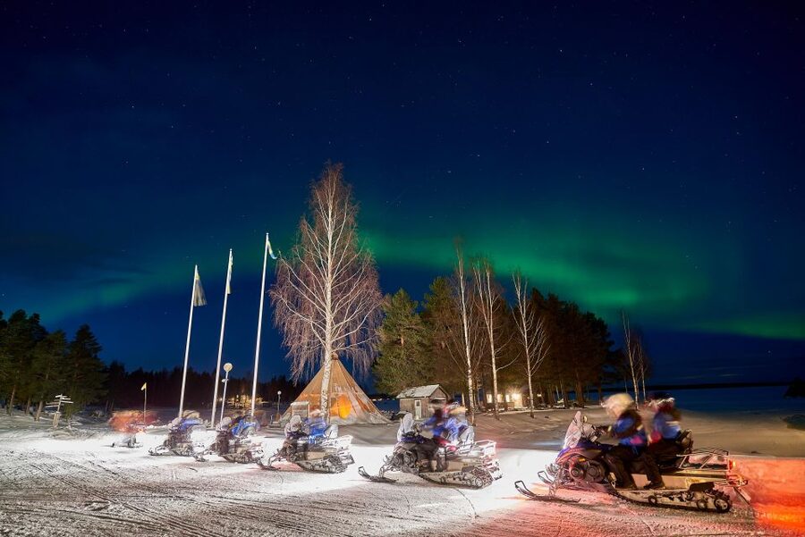 Luleå : Northern lights snowmobile tour - Chasing the Aurora from Brändön Lodge, Not From a Parking Lot