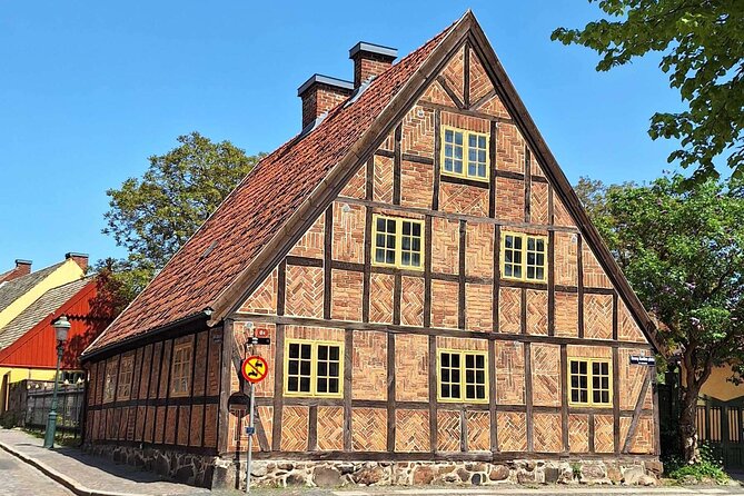Lund's Medieval and Modern History: A Self-Guided Audio Tour - Stortorget: Lund’s main square and your first dose of atmosphere