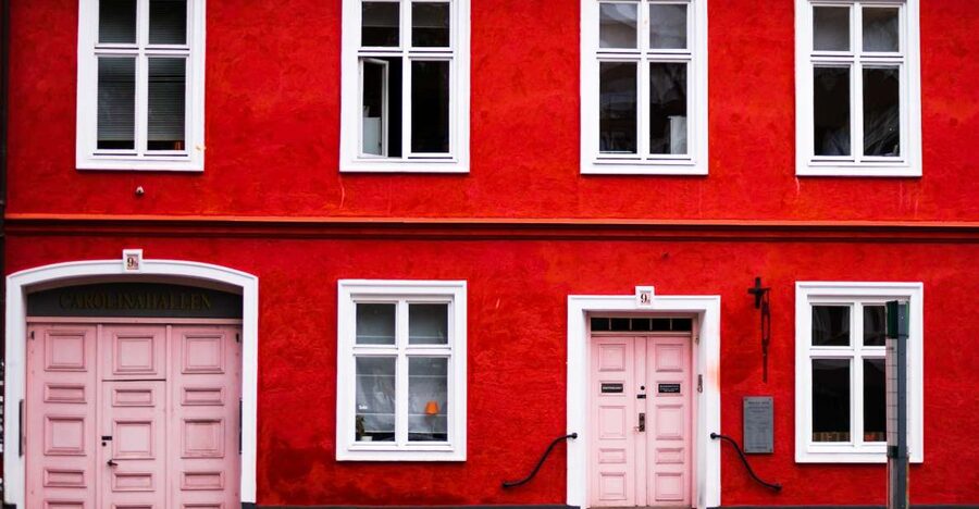 Malmö: Express Walk with a Local in 60 minutes - Malmö squares and street life, the local way of seeing the city