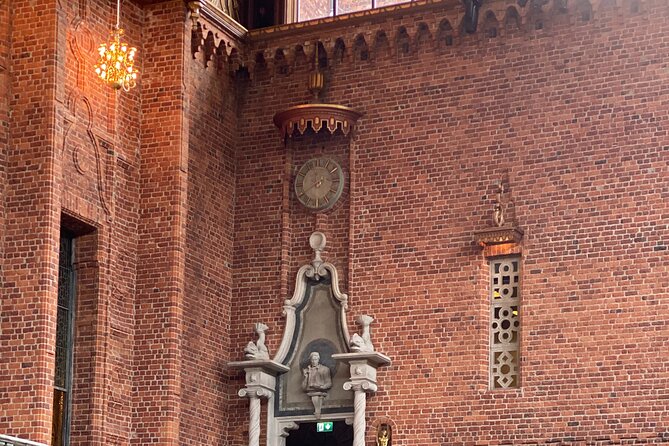 Nobel Grandeur at Stadshuset: Private Tour of Stockholm City Hall - The private guide factor, especially with Fer Donoso Tours