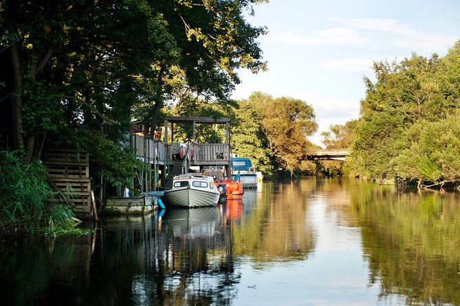 Paddan on Säveån - Paddan on Säveån: a short boat ride that helps you read the city