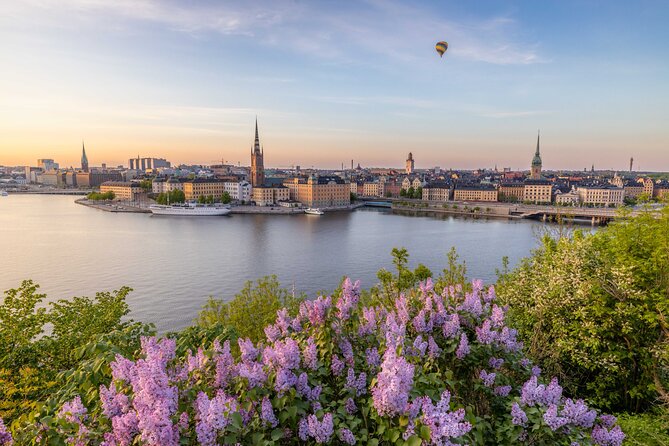 Private Golden Hour Photo Walk in Stockholm - Stadshuset inner yard start, then you learn how to frame the city