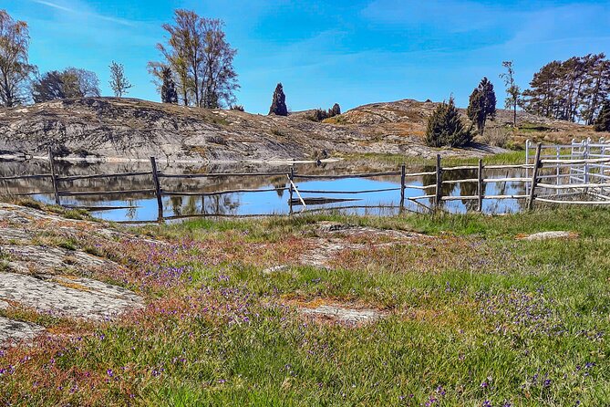 Private Guided Tour on Lake Vänern - Stories on the water: lighthouse keepers and lake traditions