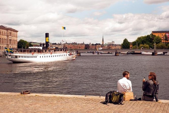 Private Photo Session with a Local Photographer in Stockholm - Where the session ends and why that helps your schedule