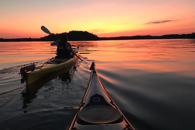 PRIVATE Sunset Kayaking in Stockholm Archipelago Nature Reserve - Skill level: beginner-friendly without feeling babyish