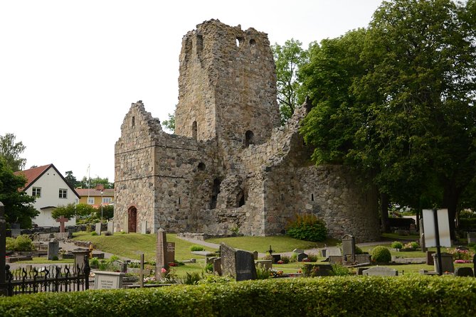 Private Uppsala & Sigtuna Half Day Tour - Sigtuna Boardwalk: Lake Views, Old Wooden Houses, and Small-Town Pace