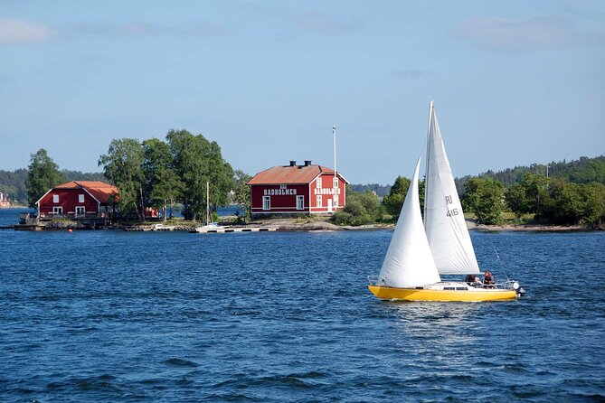Private Yacht Cruise with Lunch or Dinner in Stockholm Archipelago - Weather and comfort tips for a 3-hour sailing day
