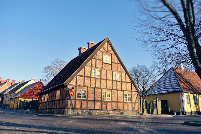 Self-guided audio tour in Lund: explore the story of the Locus Peccatorum murder - Lundagård Park, Kungshuset, and the Trial Area