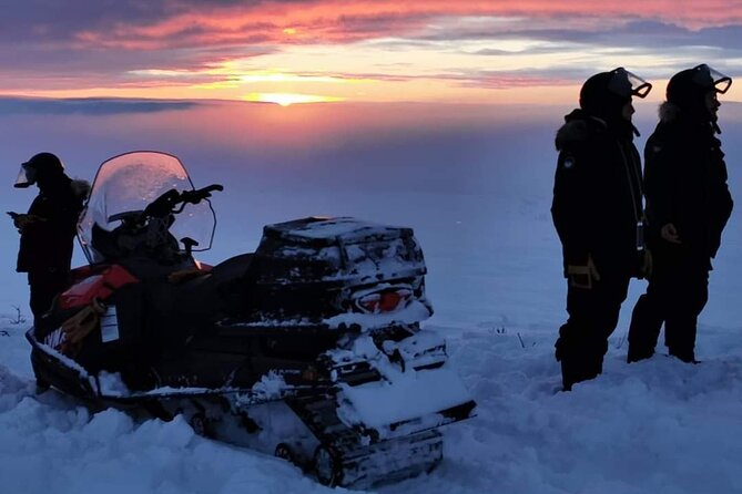 Snowmobile Safari to Lapland viewpoint - Arctic clothing loan: warmth you can trust, not just hope for