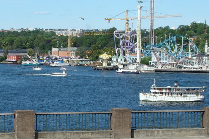 Stockholm- A Beauty On The Water: Old Town Walking Tour and Boat Trip Combined - From Riksbron to Lejonbacken: bridges, islands, and the best quick photo moment